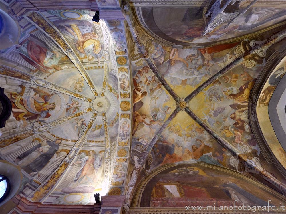 Milan (Italy) - Vault of the Chapel of St. Dominic in the Basilica of Sant'Eustorgio